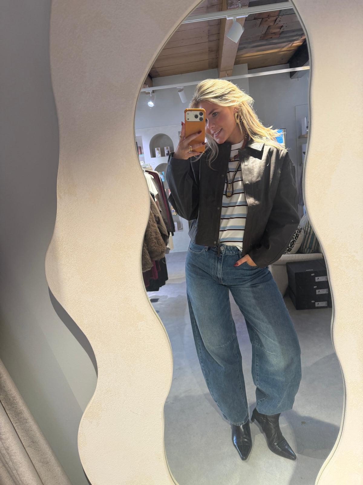 Jil_Conceptstore_lemmer_bold_Barrel_washed_blue_catwalk_junkie_3