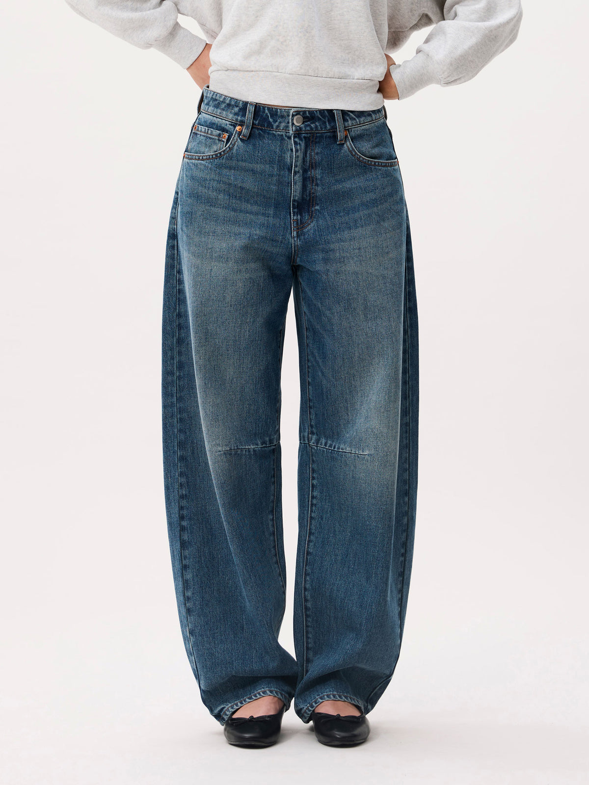 Jil_Conceptstore_lemmer_bold_Barrel_washed_blue_catwalk_junkie_8