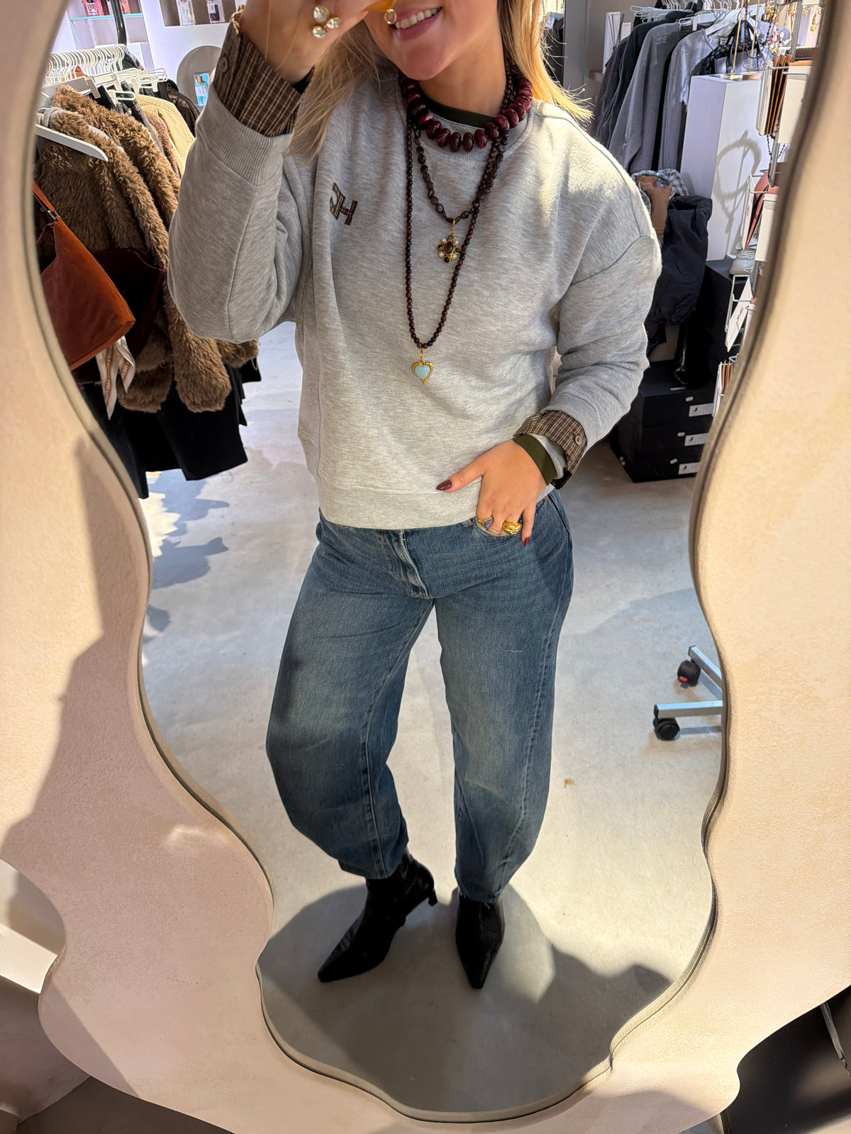 Jil_Conceptstore_lemmer_celine_Sweater_heyb_club_2