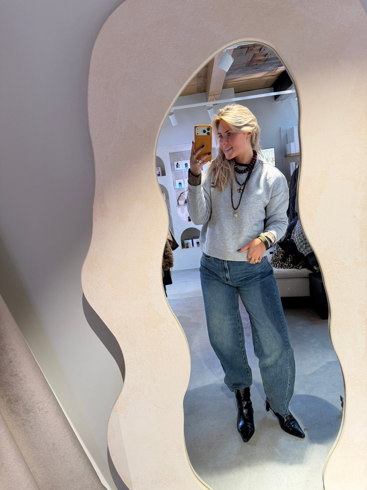 Jil_Conceptstore_lemmer_celine_Sweater_heyb_club_5
