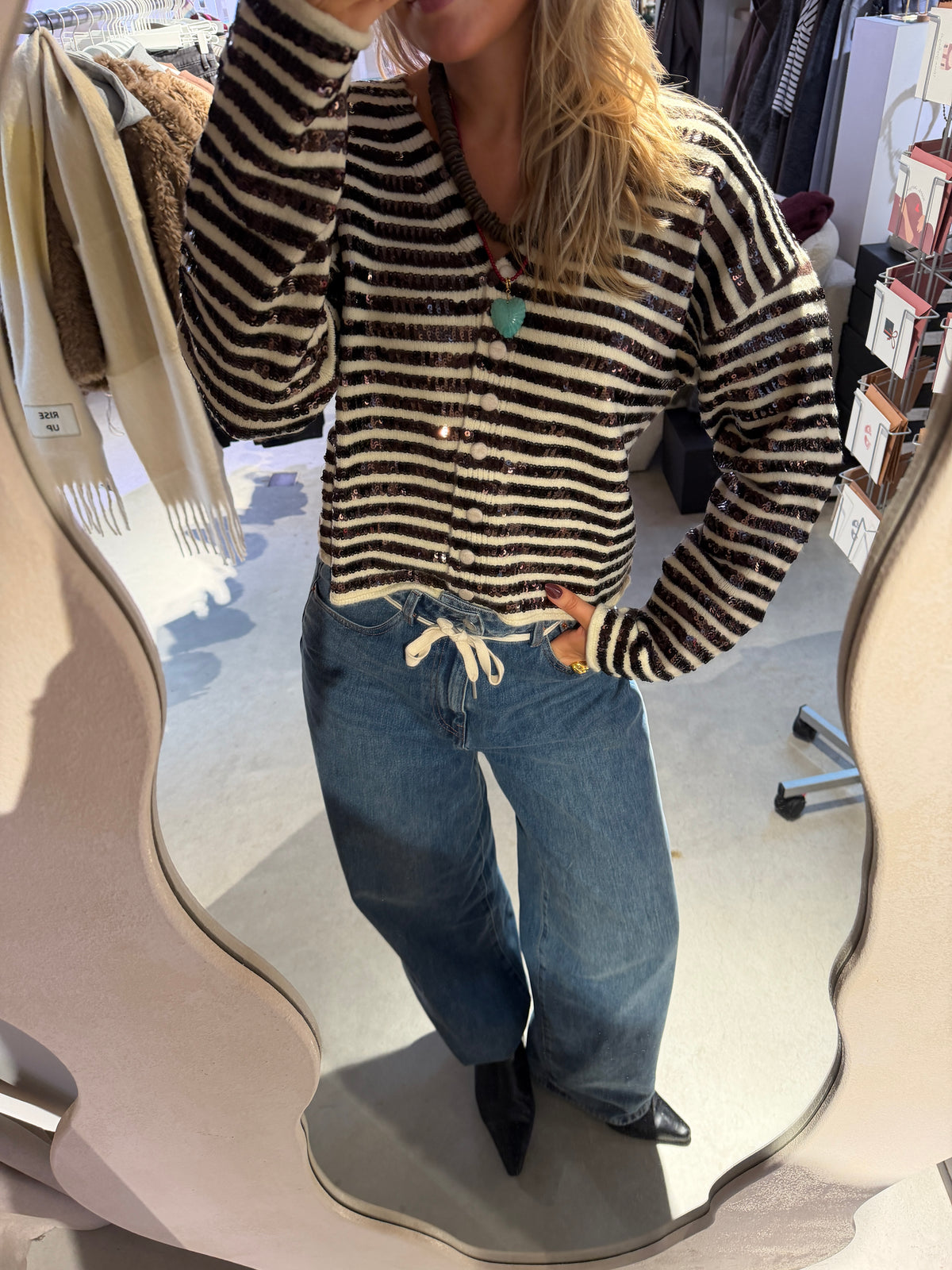 Jil_Conceptstore_lemmer_heyb_club_ivy_cardigan_3