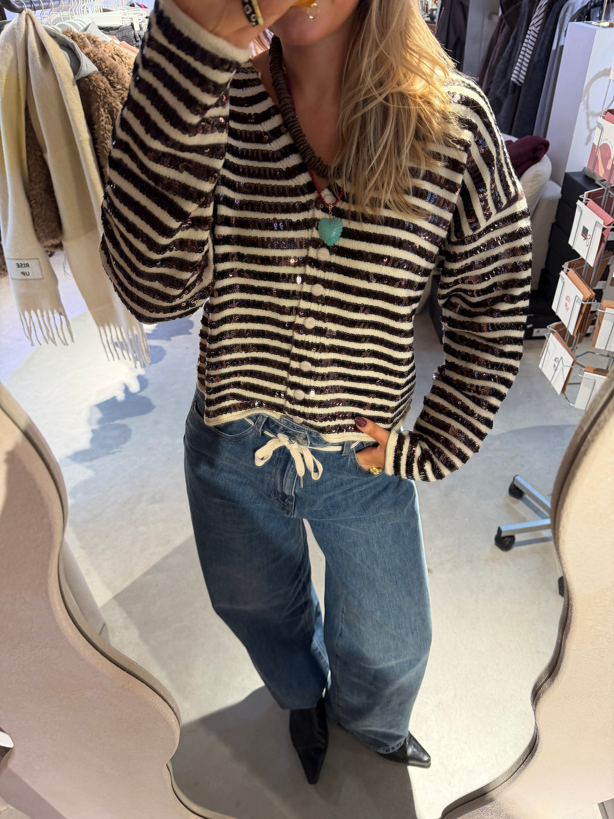 Jil_Conceptstore_lemmer_heyb_club_ivy_cardigan_5