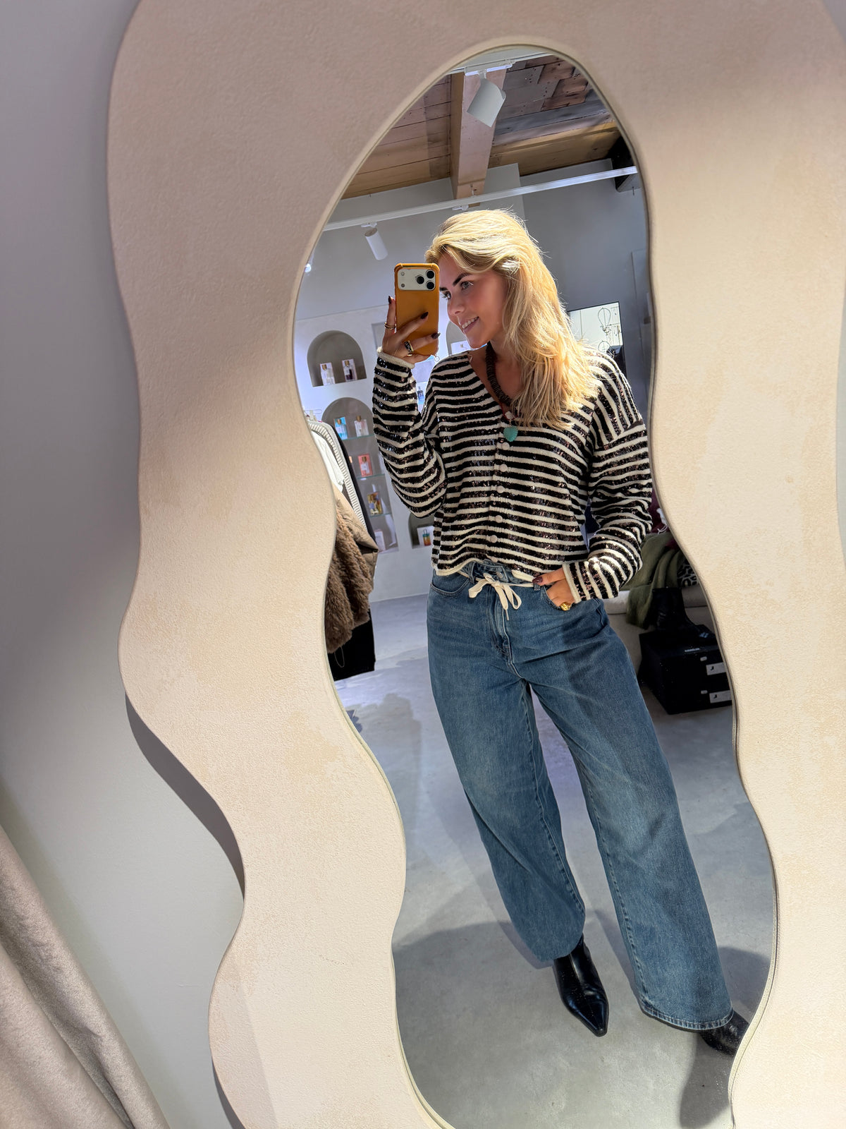 Jil_Conceptstore_lemmer_heyb_club_ivy_cardigan_6