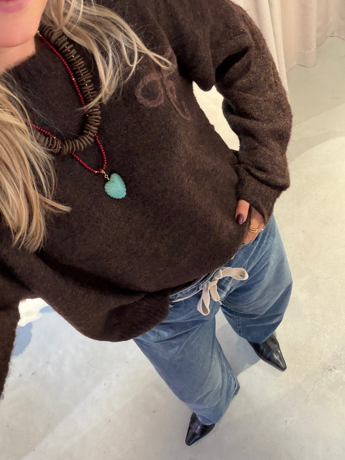 Jil_Conceptstore_lemmer_moxi_Sweater_brown_heyb_club_2