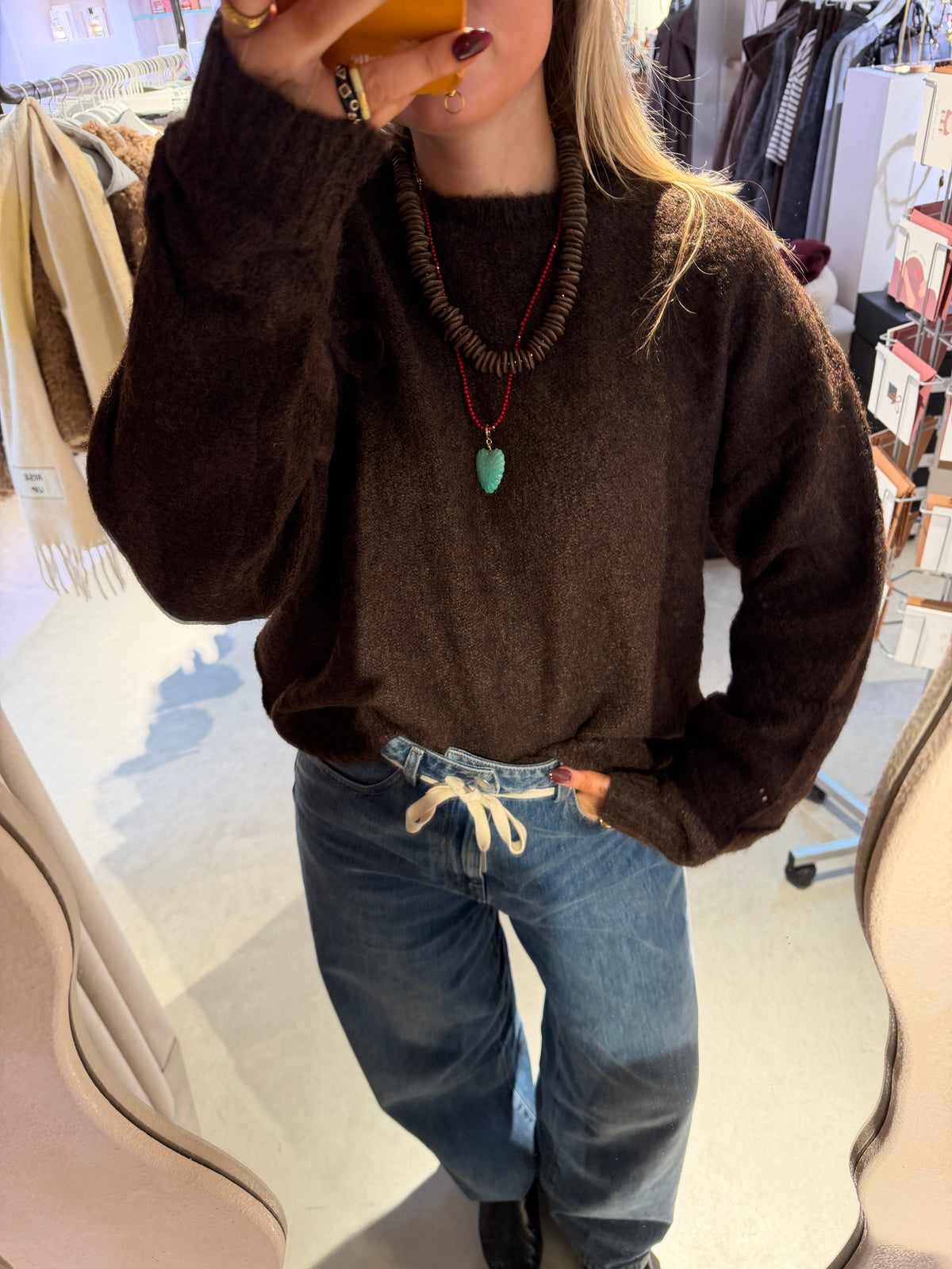 Jil_Conceptstore_lemmer_moxi_Sweater_brown_heyb_club_6