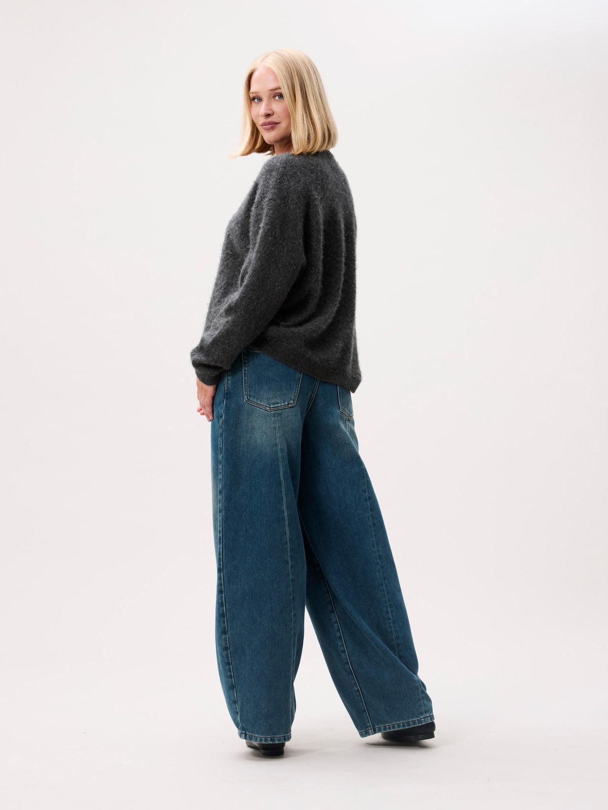 Jil_Conceptstore_lemmer_soft_merino_knit_grey_catwalk_junkie_4