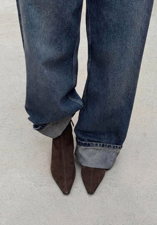 Jil_conceptstore_amber_suede_brown_alohas