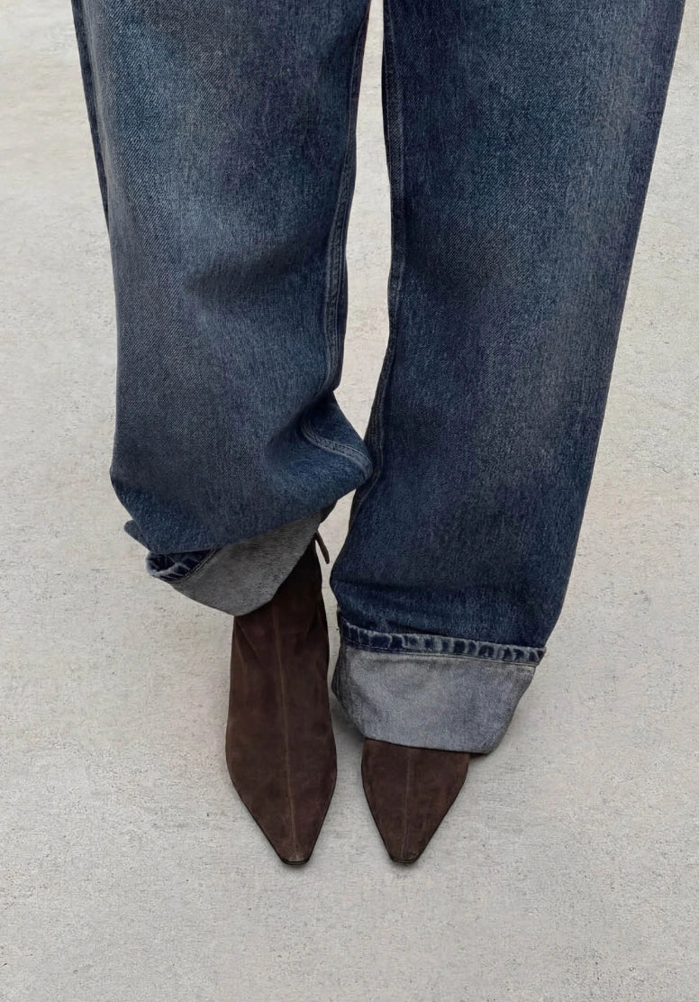 Jil_conceptstore_amber_suede_brown_alohas