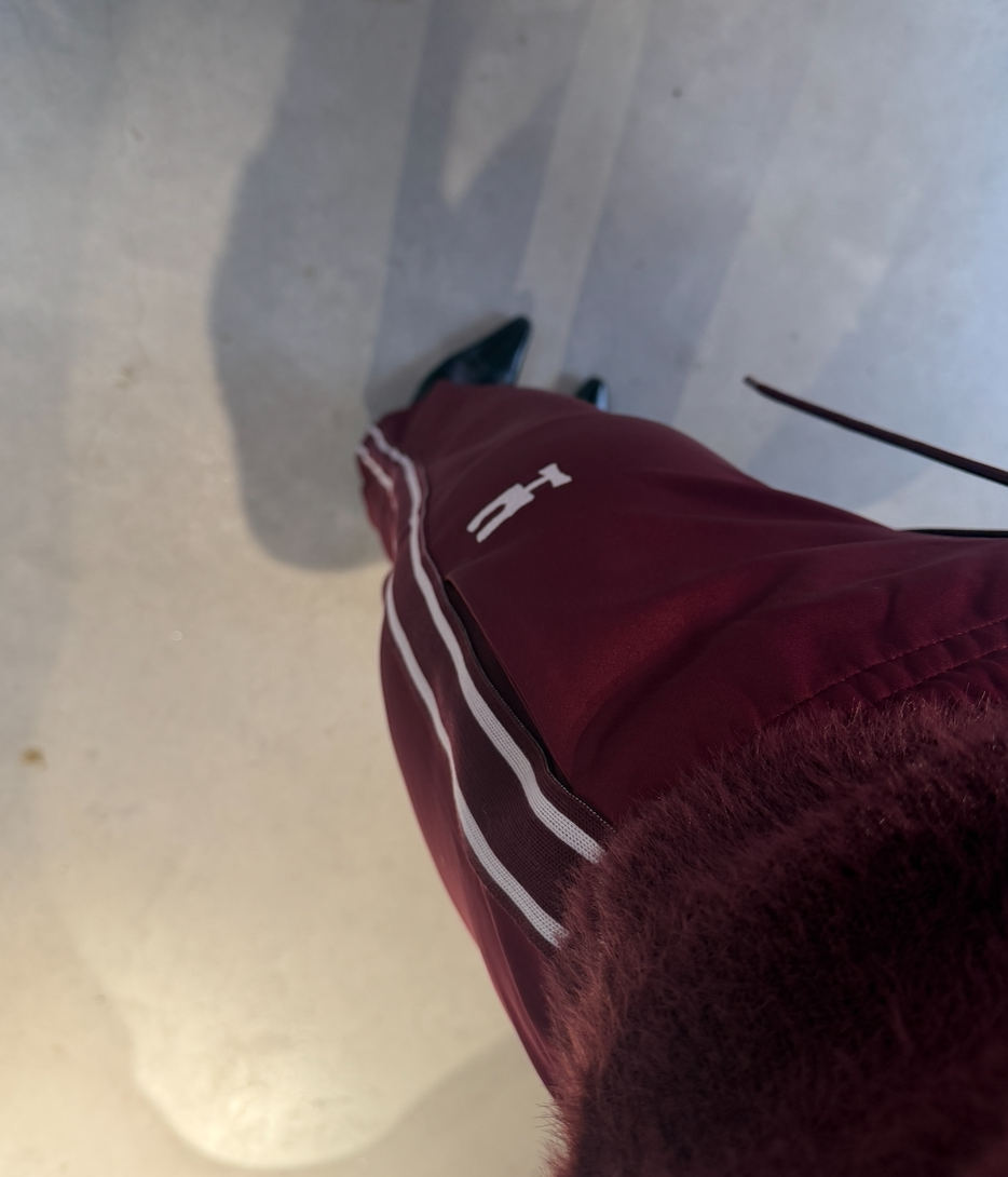 Jil_conceptstore_lemmer_Fallong_jogger_burgundy_heyb_club_2_