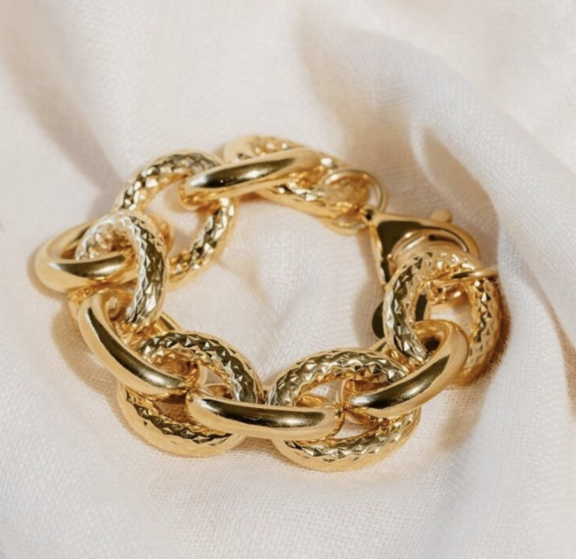 Jil_conceptstore_lemmer_amalia_souvenirs_de_pomme_armband