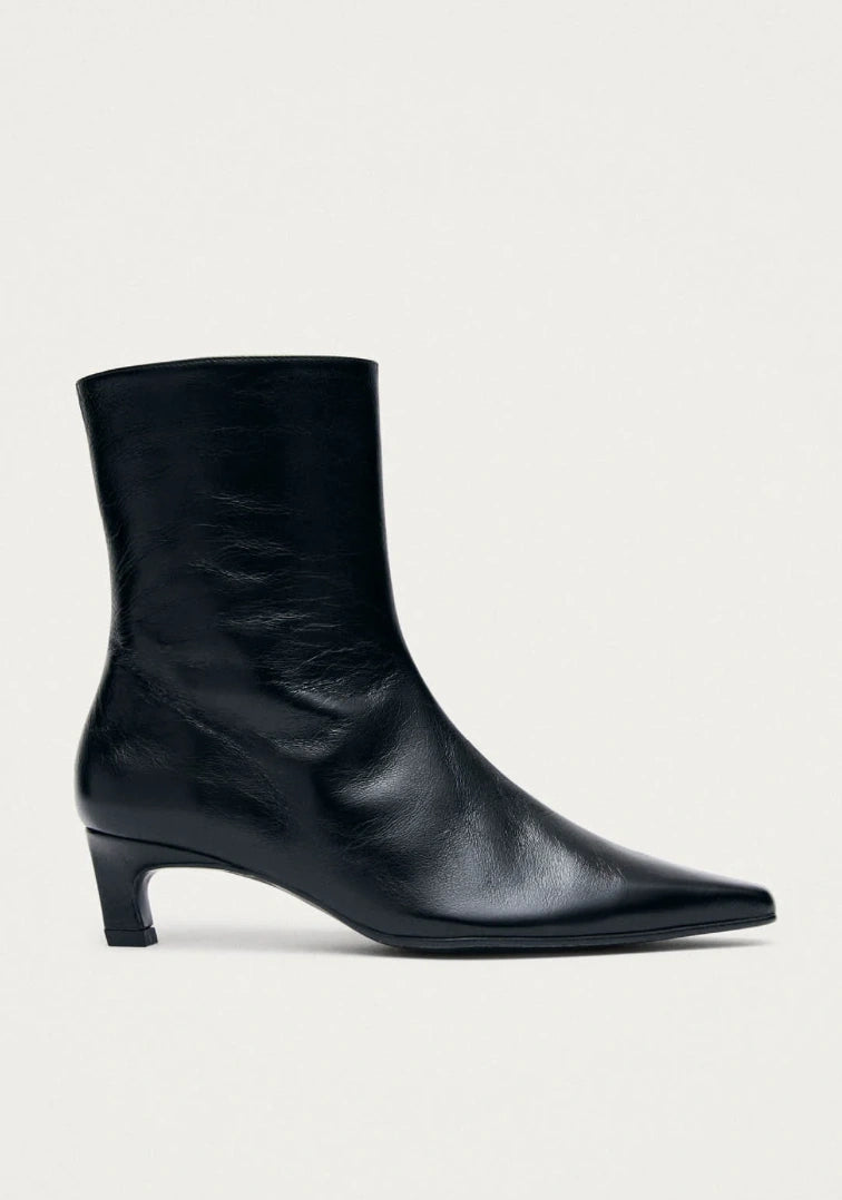 Jil_conceptstore_lemmer_ankle_boots_alohas_3