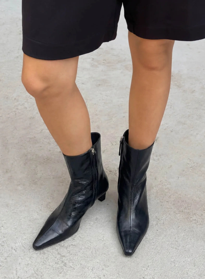 Jil_conceptstore_lemmer_ankle_boots_alohas_4