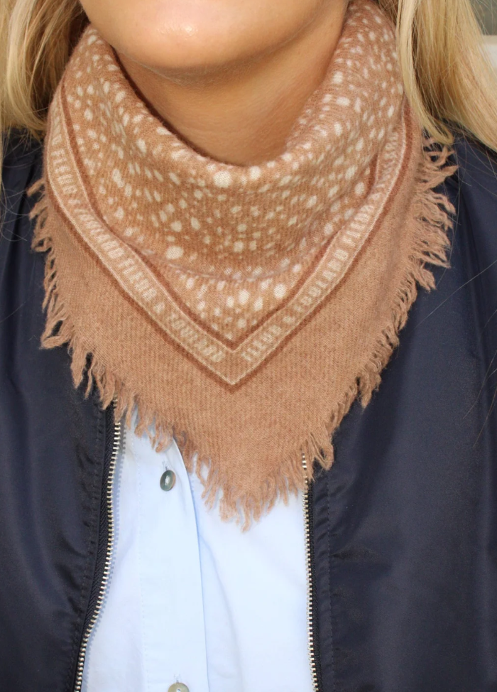 Jil_conceptstore_lemmer_bambi_scarf_kasjmier_fleur_and_foulard