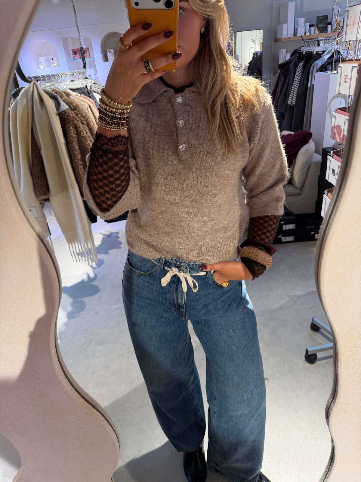Jil_conceptstore_lemmer_beau_Sweater_camel_heyb_club_2