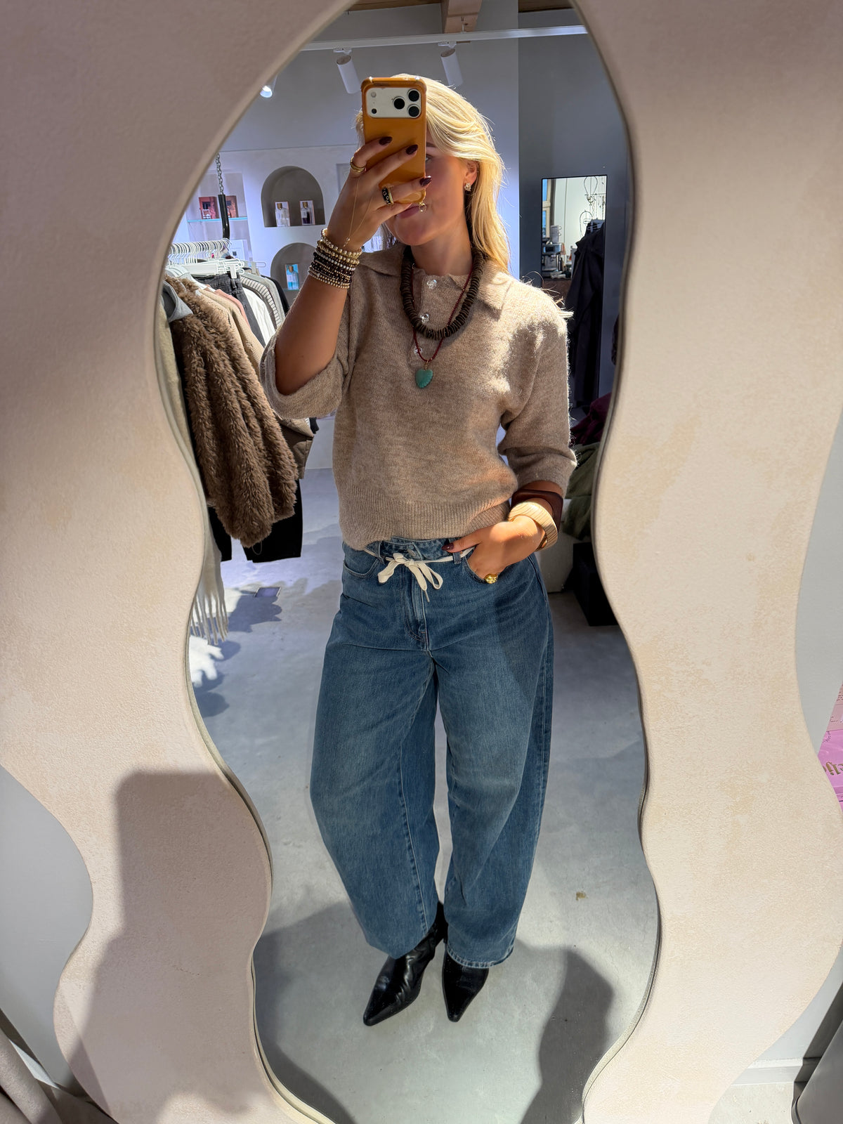 Jil_conceptstore_lemmer_beau_Sweater_camel_heyb_club_5