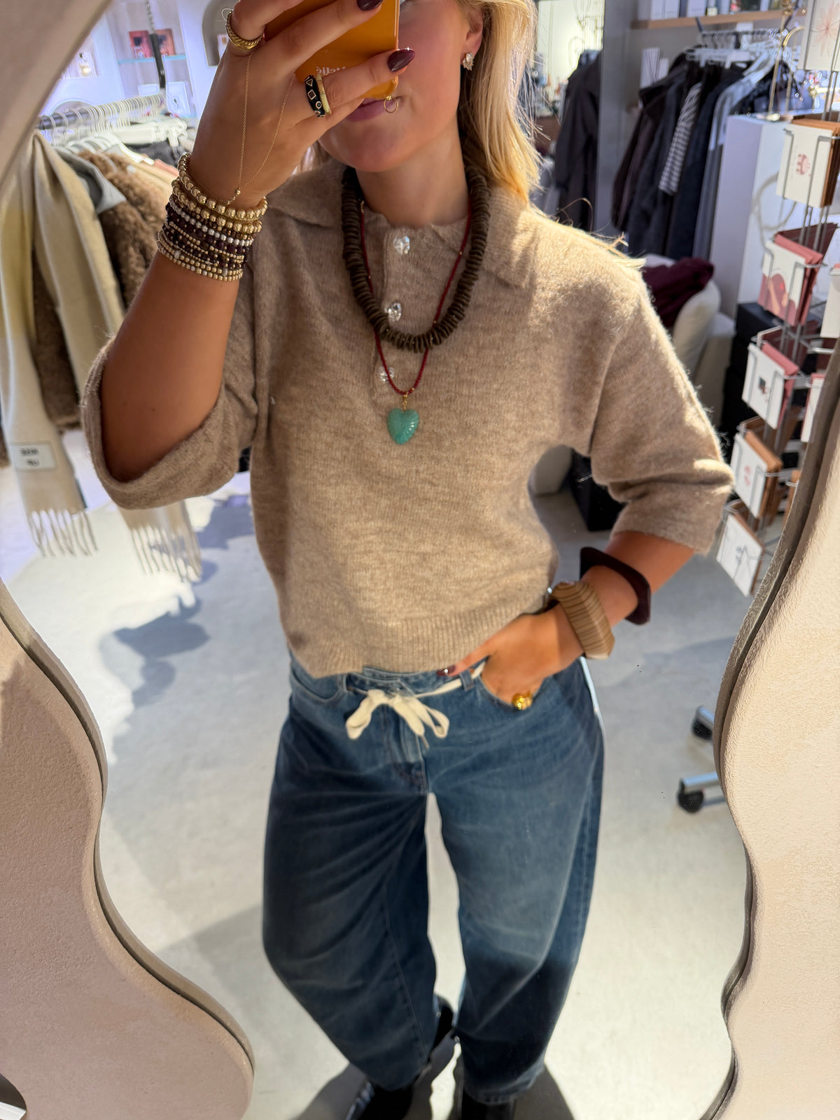 Jil_conceptstore_lemmer_beau_Sweater_camel_heyb_club_5