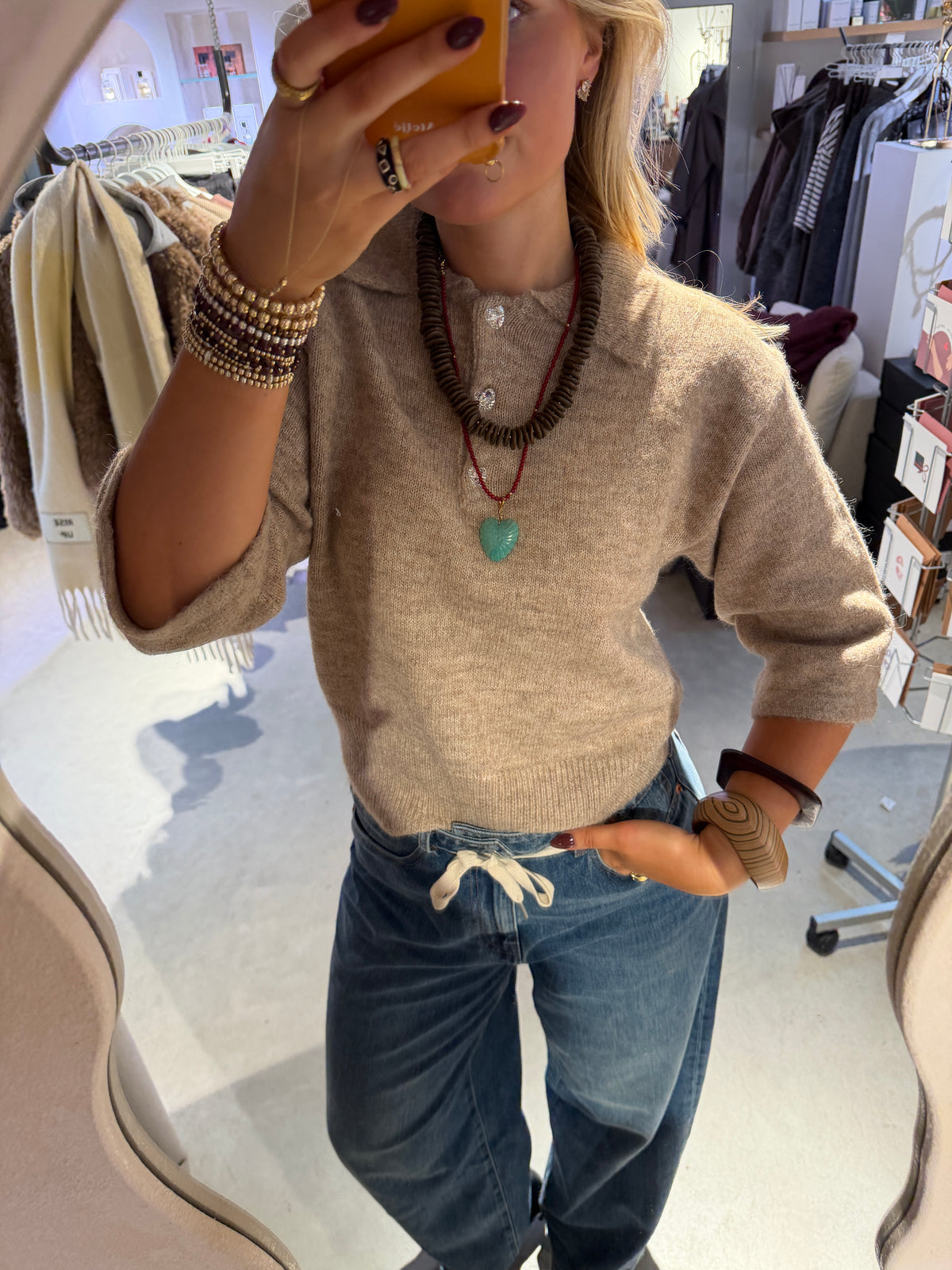 Jil_conceptstore_lemmer_beau_Sweater_camel_heyb_club_6