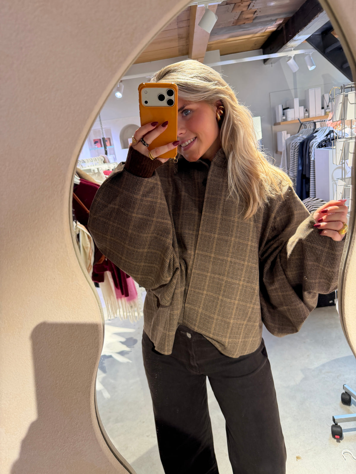 Jil_conceptstore_lemmer_catwalk_junkie_cape_jacket_5