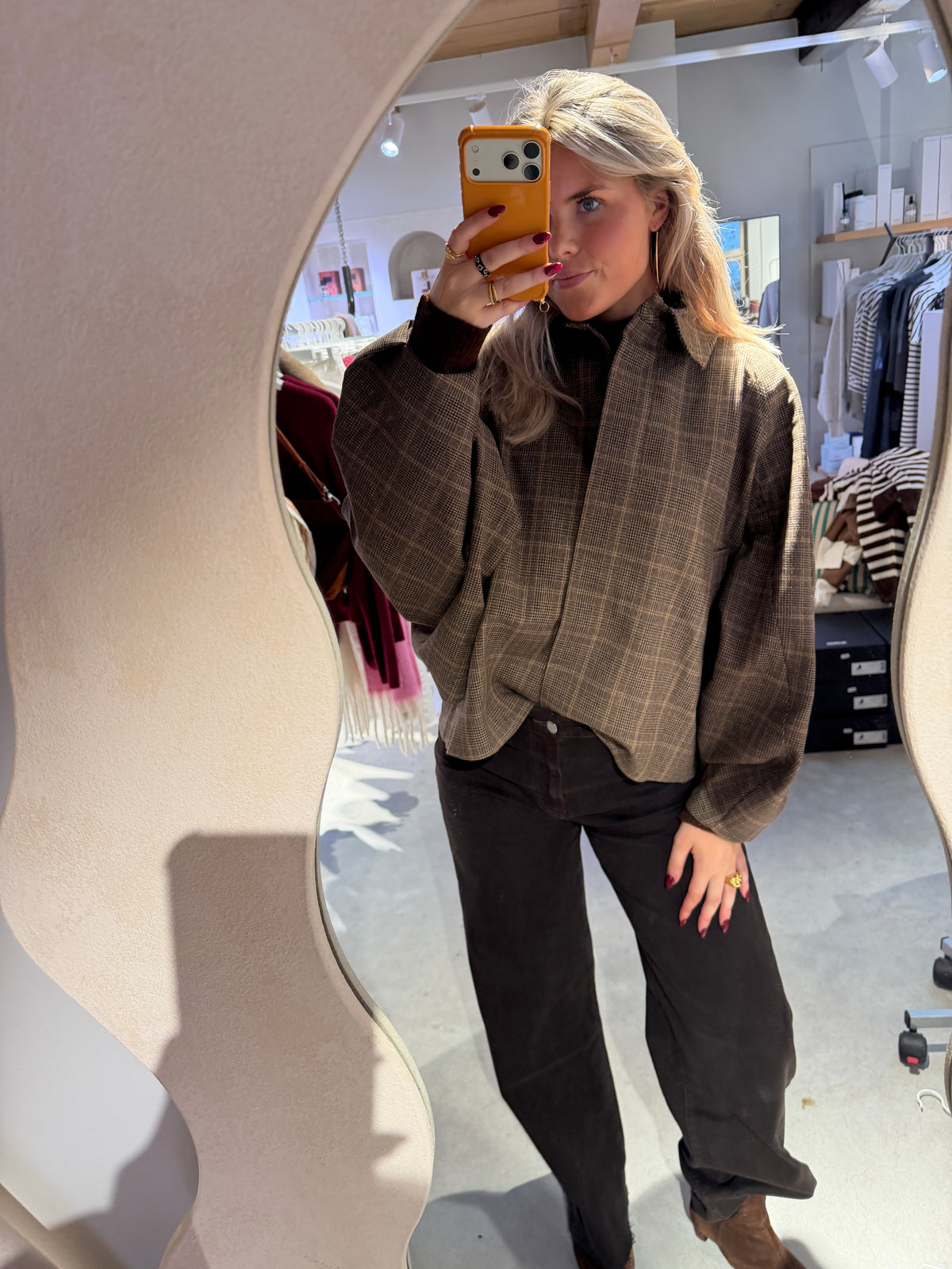Jil_conceptstore_lemmer_catwalk_junkie_cape_jacket_7
