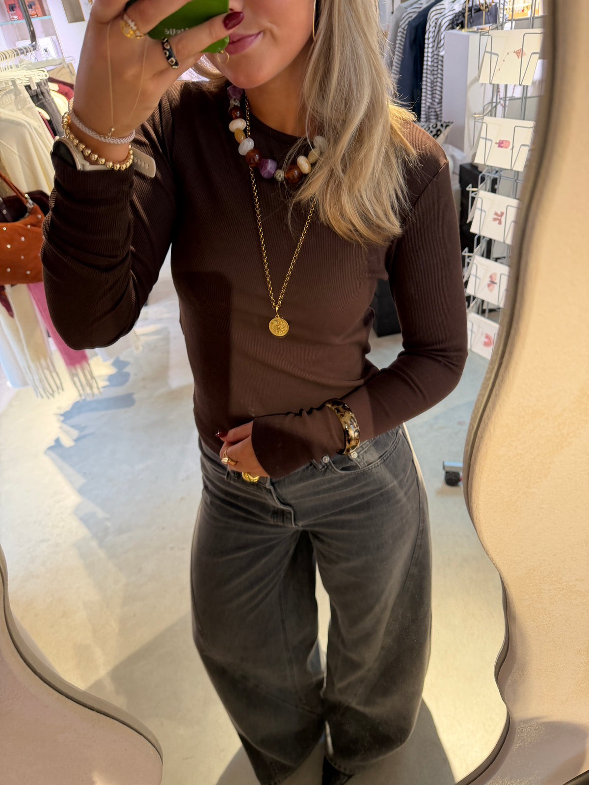 Jil_conceptstore_lemmer_catwalk_junkie_rib_longsleeve_dark_Cacao_5