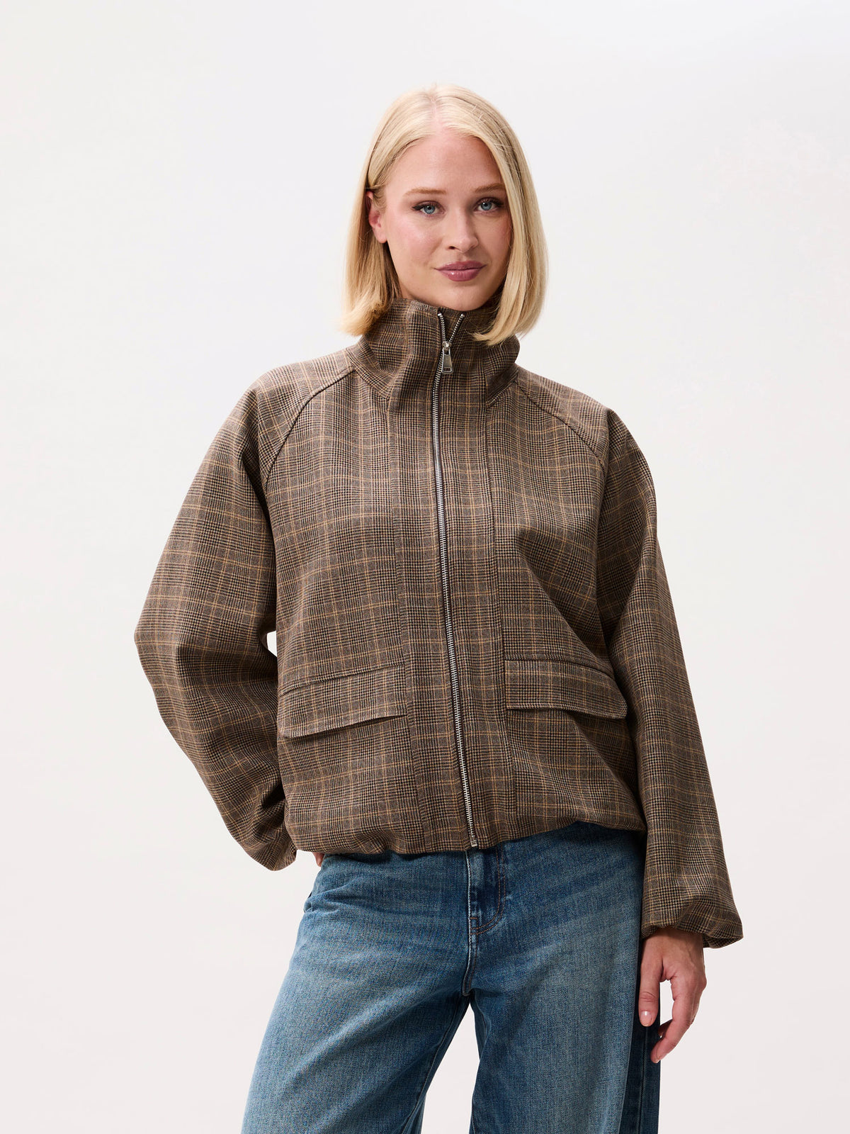 Jil_conceptstore_lemmer_check_jacket_catwalk_junkie_9