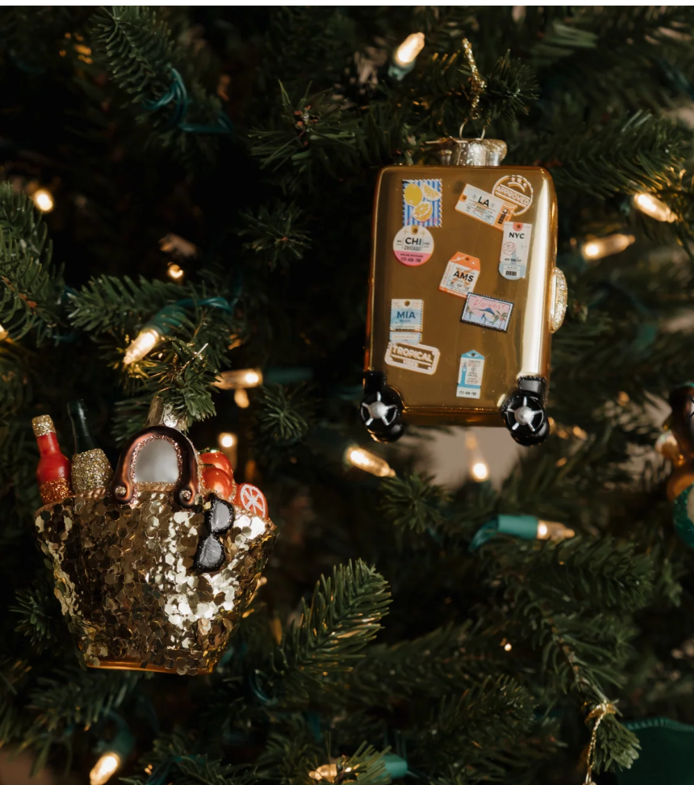 Jil_conceptstore_lemmer_gold_Suitcase_with_Stickers_vondels_2