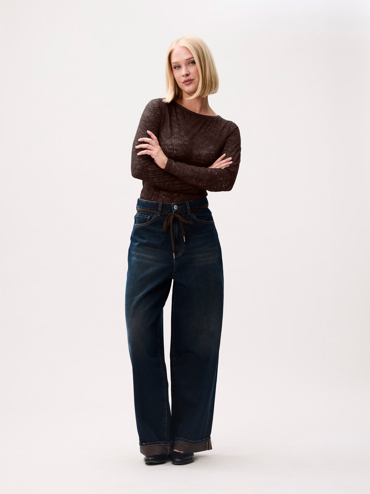 Jil_conceptstore_lemmer_lace_top_dark_Cacao_catwalk_junkie_3