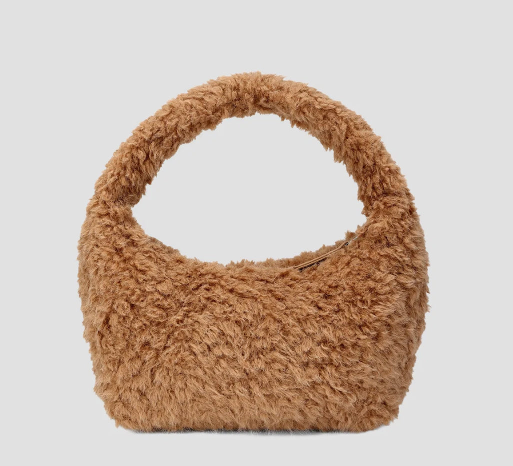 Jil_conceptstore_lemmer_nunoo_bags_lemmer_teddy_camel_bag_1