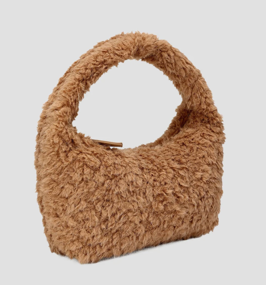 Jil_conceptstore_lemmer_nunoo_bags_lemmer_teddy_camel_bag_3