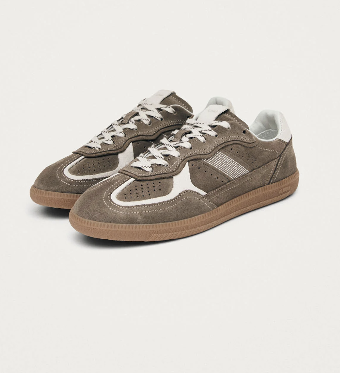 Jil_conceptstore_lemmer_rife_Taupe_alohas