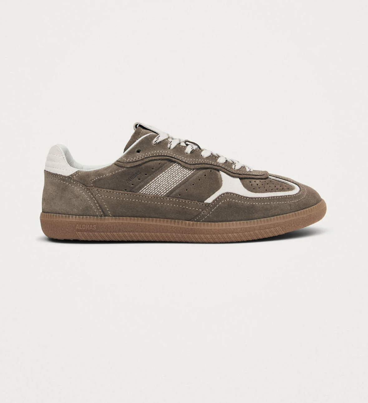 Jil_conceptstore_lemmer_rife_Taupe_alohas_2
