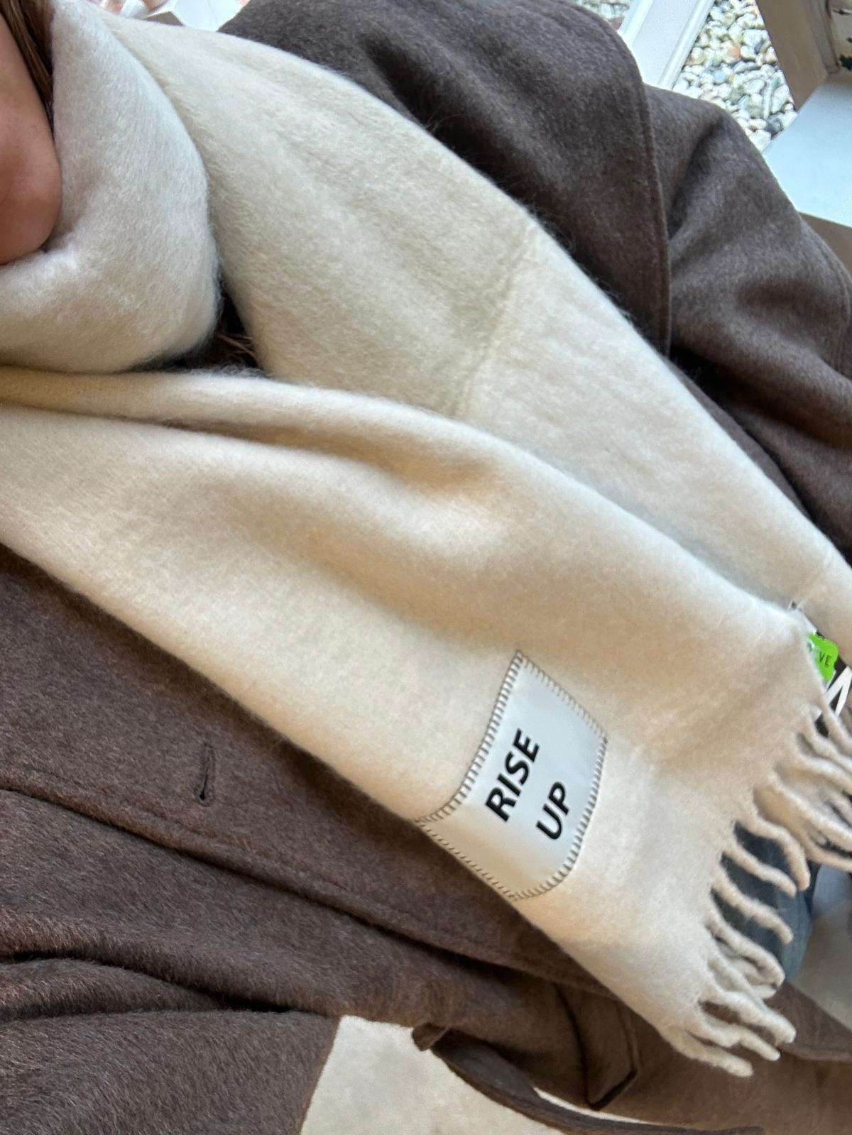 Jil_conceptstore_lemmer_rise_up_Verb_To_do