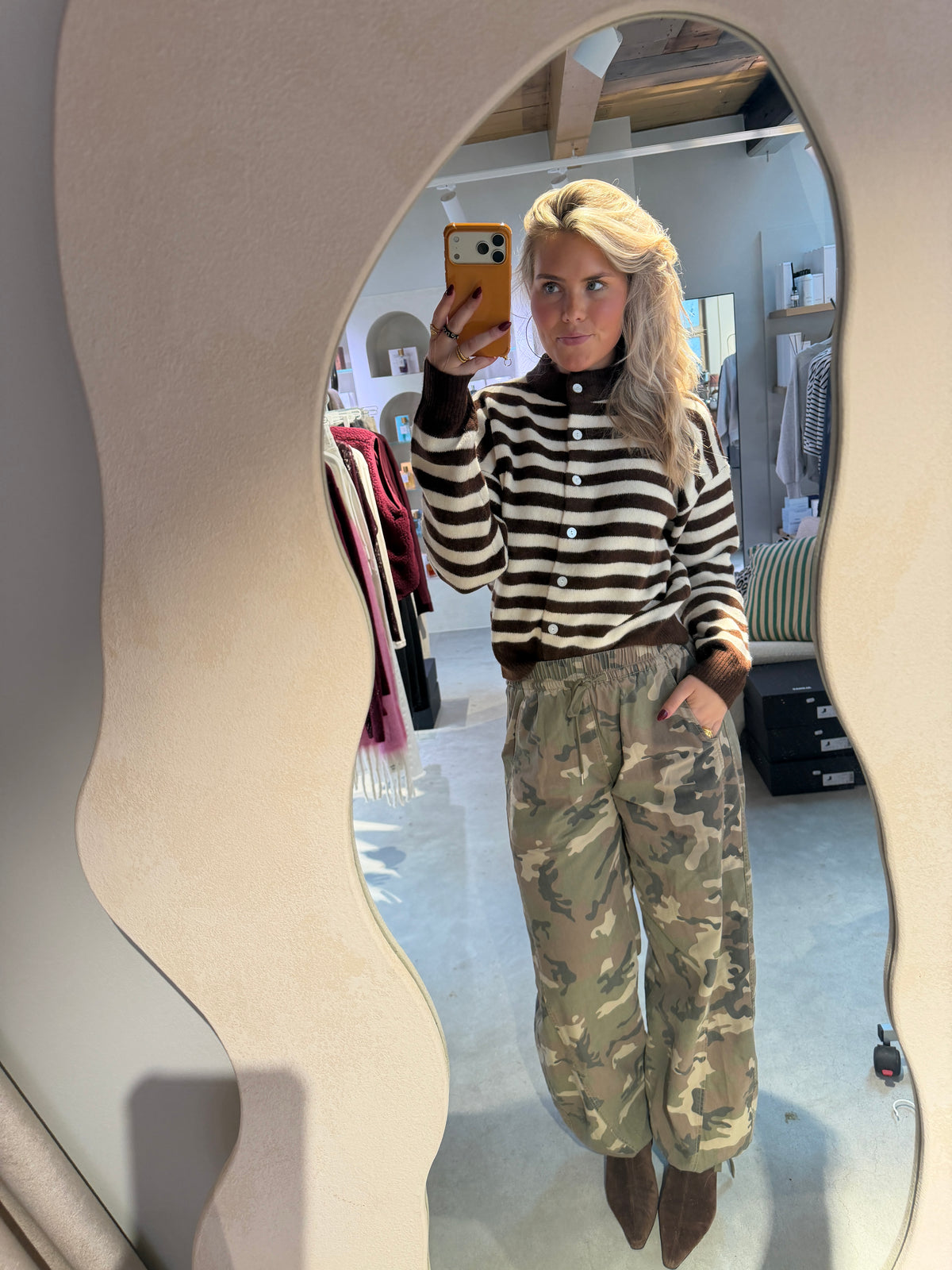 Jil_conceptstore_lemmer_striped_cardigan_catwalk_junkie_2