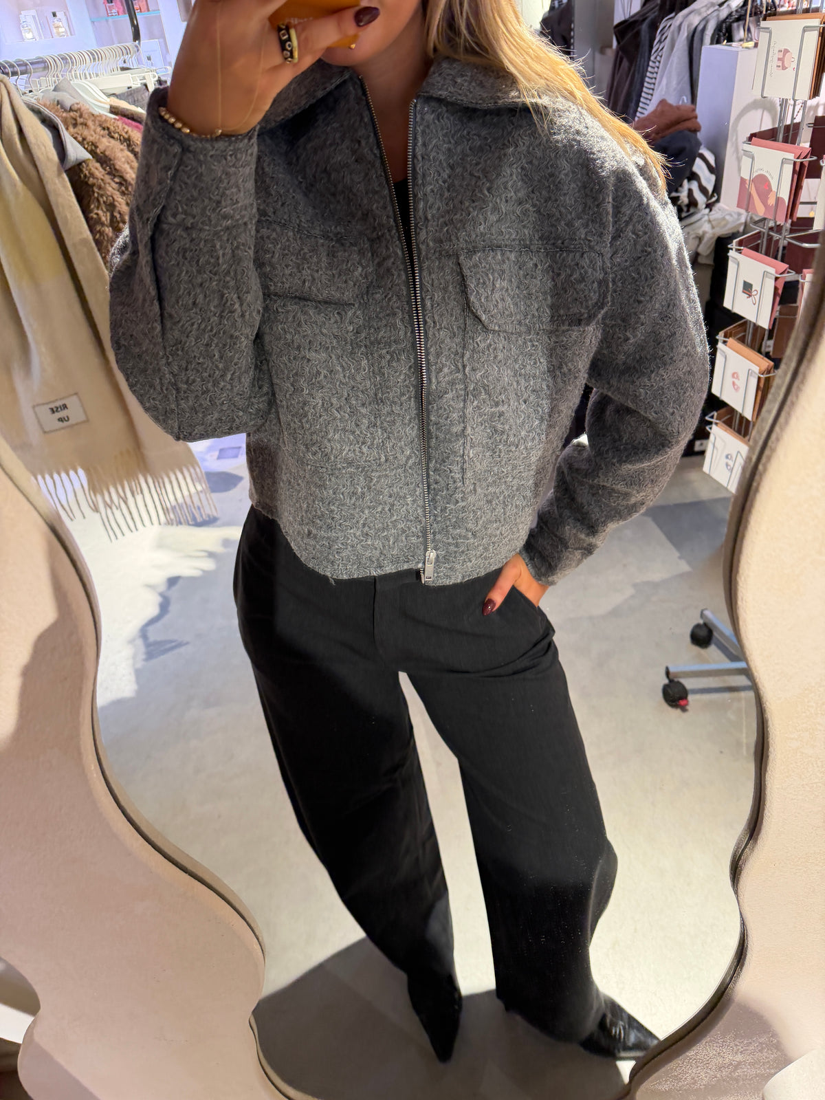 Jil_conceptstore_lemmer_tailored_jacket_catwalk_junkie