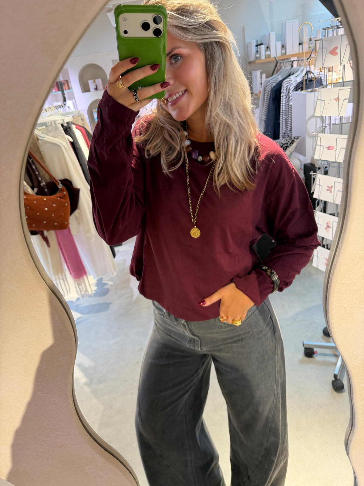 Jil_conceptstore_longsleeve_merlot_tuck_in_Catwalk_junkie_8
