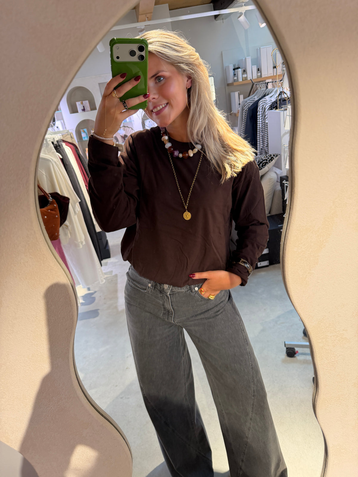 Jil_conceptstore_longsleeve_tuck_in_dark_Cacao_2