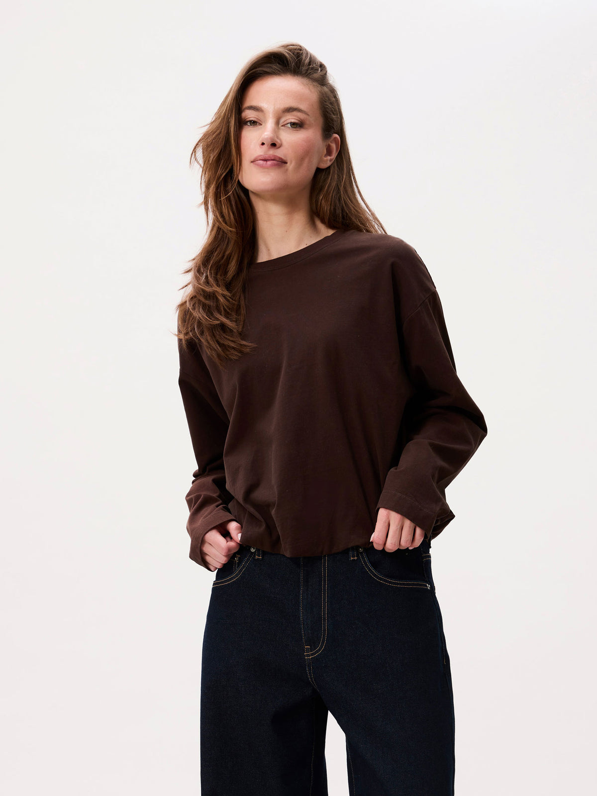 Jil_conceptstore_longsleeve_tuck_in_dark_Cacao_4
