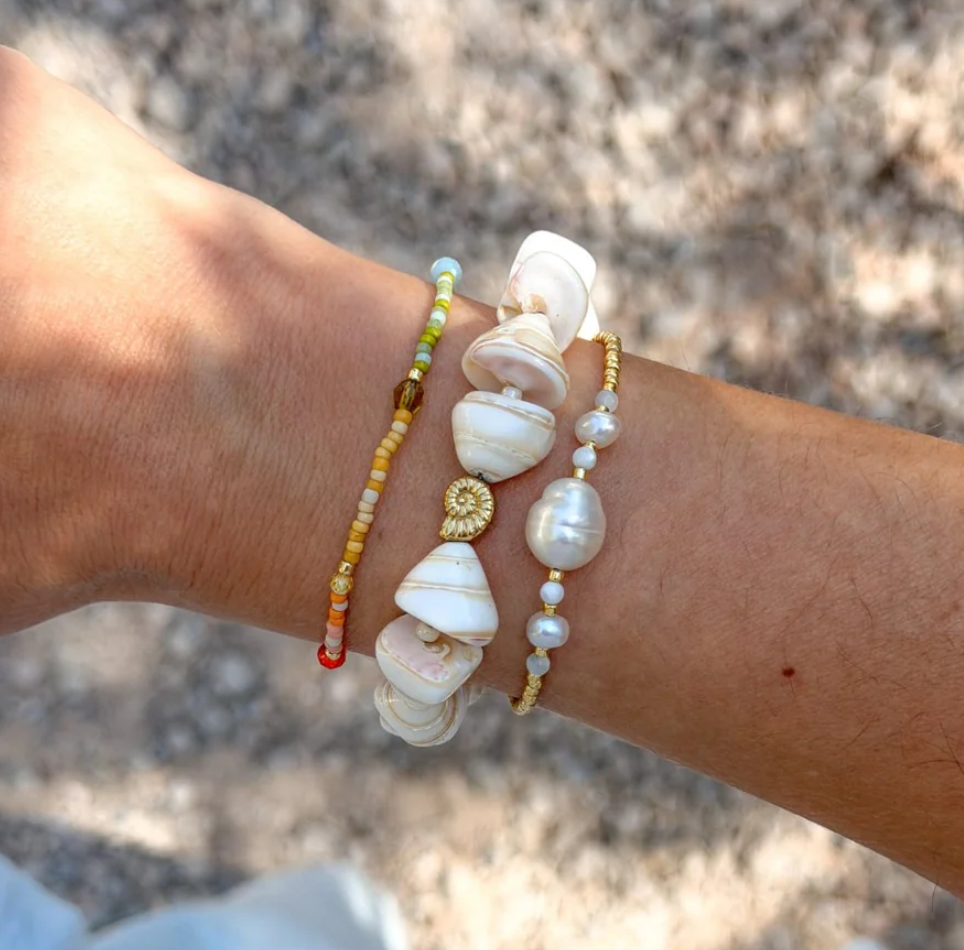 salty shell armband - le veer