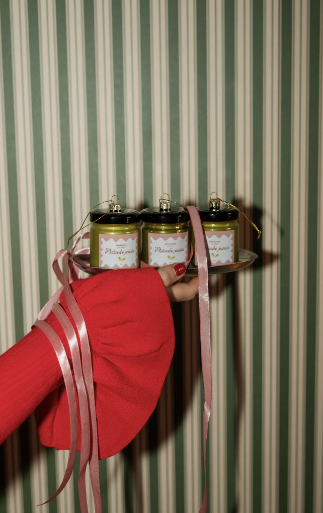 Pistache pasta ornament - yup in de boom