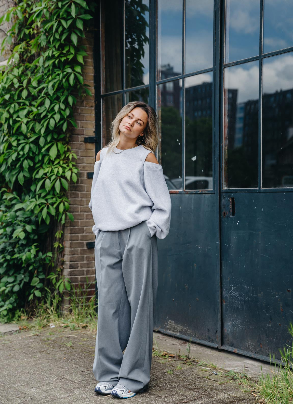 Sweater with cut out - grey melange - catwalk junkie