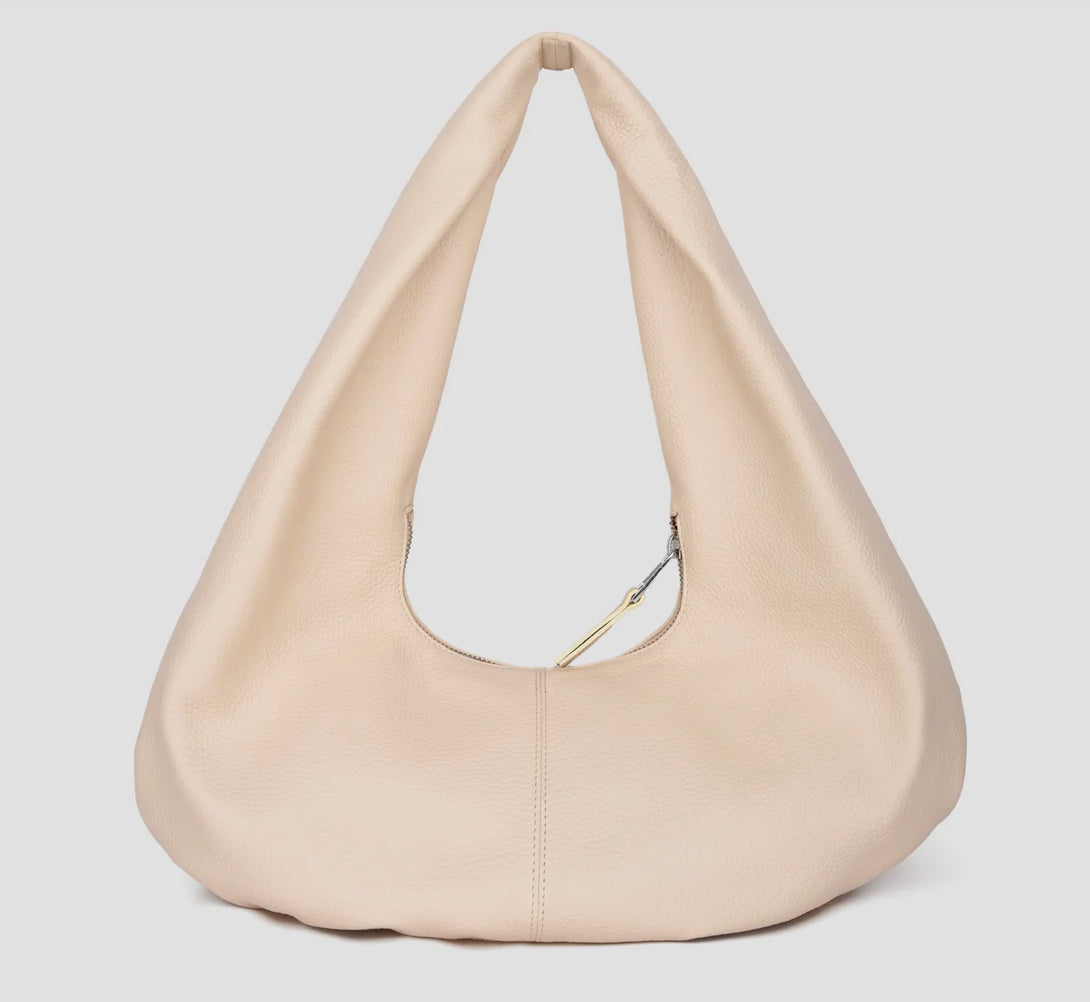 jil_conceptstore_lemmer_nunoo_bags_small_alma_draped_soft_macadamia_1
